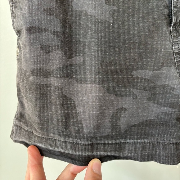 Vuori Camo Ripstop Shorts Size S - Picture 2 of 9
